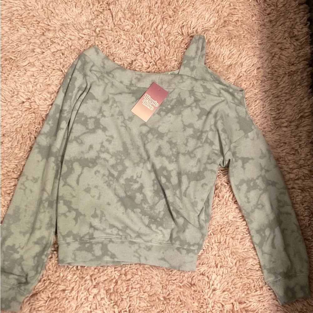 Hippie Rose women’s ivy tie dye light sweater.